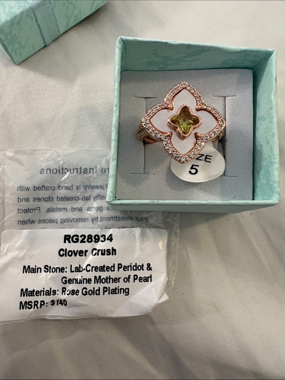 Clover Crush Rose Gold Ring with Peridot and Mother-of-Pearl - Size 5